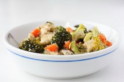 Steamed vegetables with chicken and amaranth