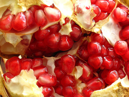 Pomegranate oil - 12 remarkable benefits in beauty care