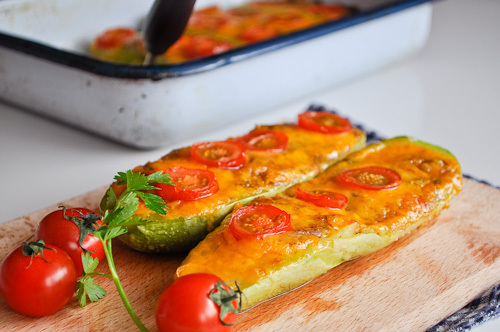 Stuffed zucchini with amaranth