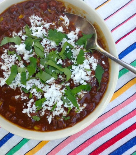 Azuki beans with cherry tomatoes, mushrooms and spinach 